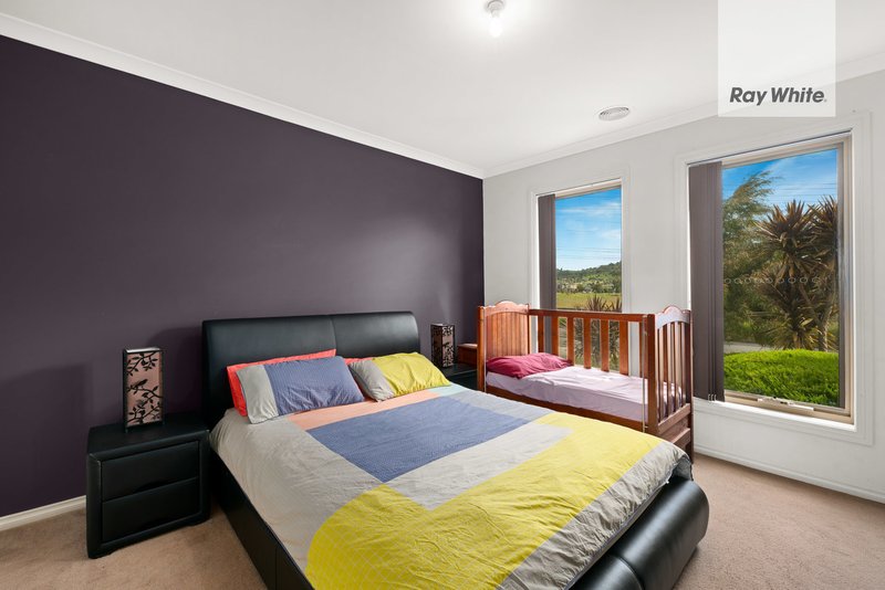 Photo - 11 Yantara Walk, South Morang VIC 3752 - Image 5