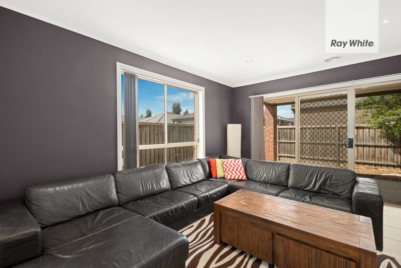 Photo - 11 Yantara Walk, South Morang VIC 3752 - Image 6