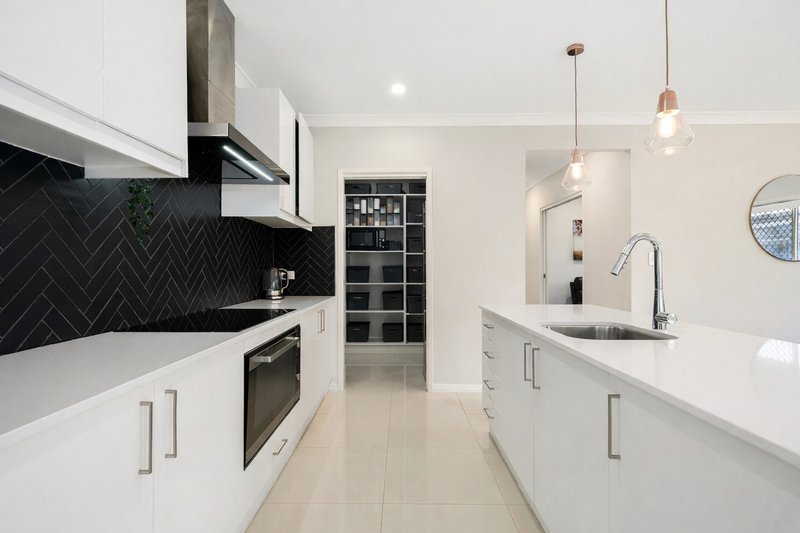 Photo - 11 Yatala Street, Pimpama QLD 4209 - Image 3