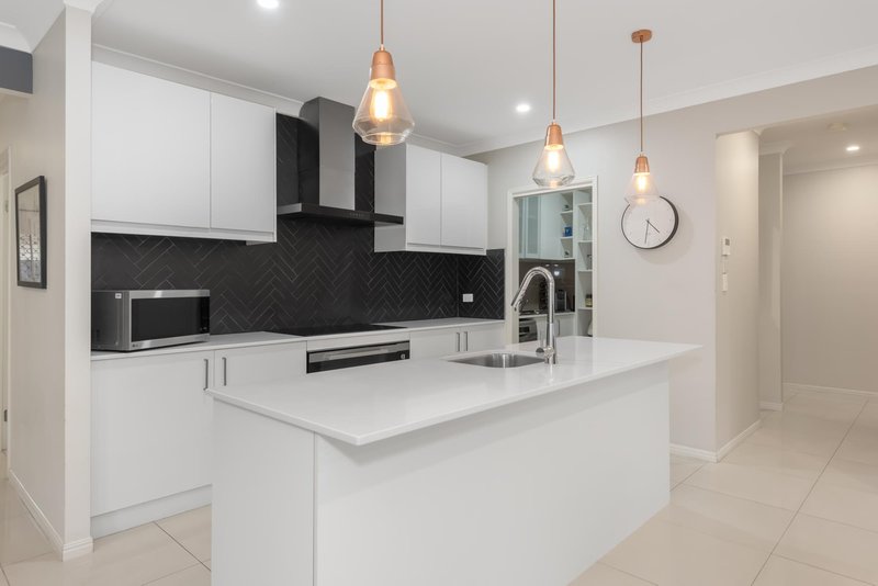 Photo - 11 Yatala Street, Pimpama QLD 4209 - Image 5
