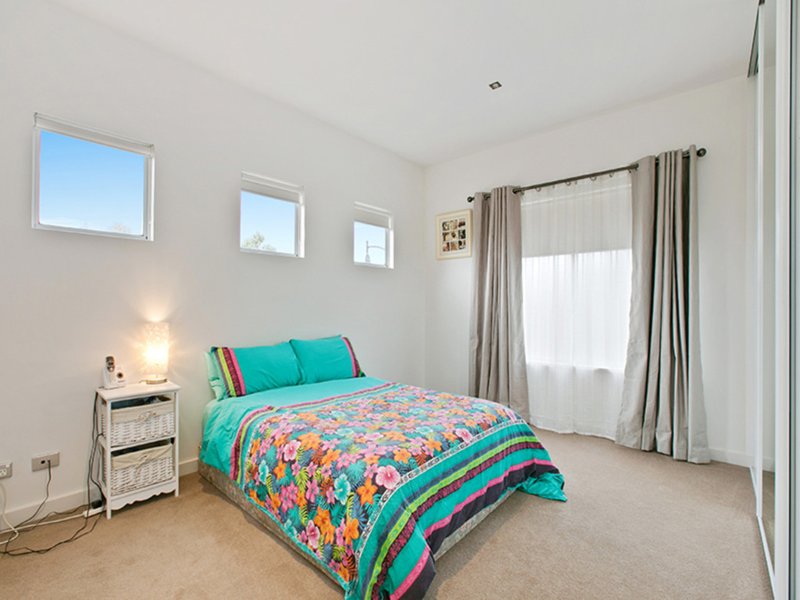 Photo - 11 Yates Street, Mawson Lakes SA 5095 - Image 16