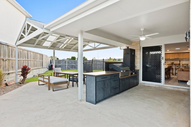 Photo - 11 Yellowstone Circuit, Yarrabilba QLD 4207 - Image 4