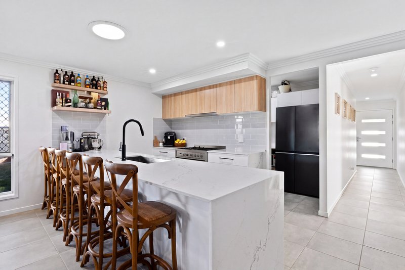 Photo - 11 Yellowstone Circuit, Yarrabilba QLD 4207 - Image 7