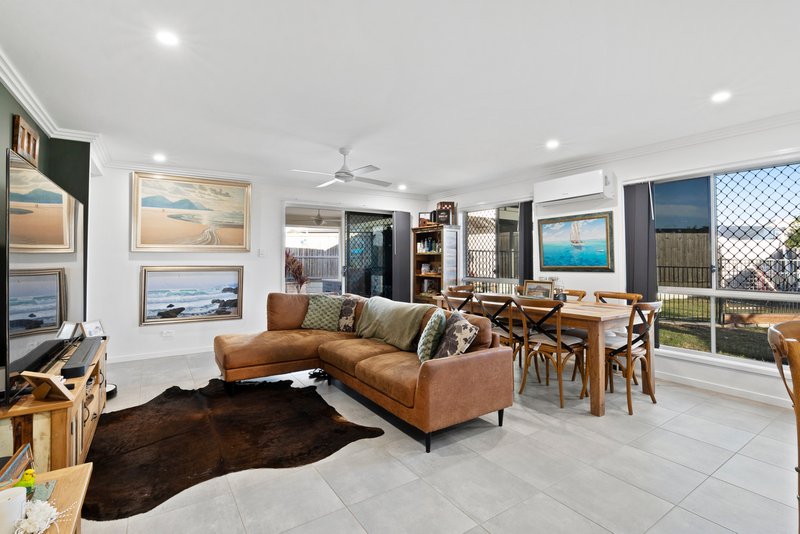 Photo - 11 Yellowstone Circuit, Yarrabilba QLD 4207 - Image 10