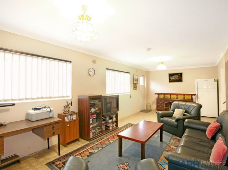 Photo - 11 Yoogali Street, Merrylands NSW 2160 - Image 3