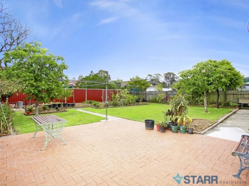 Photo - 11 Yoogali Street, Merrylands NSW 2160 - Image 8