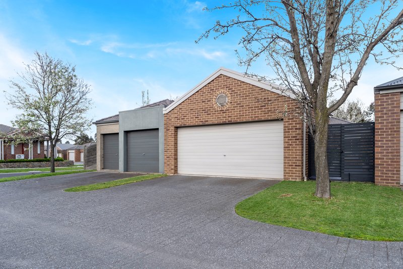 Photo - 11 Yorkshire Terrace, Craigieburn VIC 3064 - Image 16