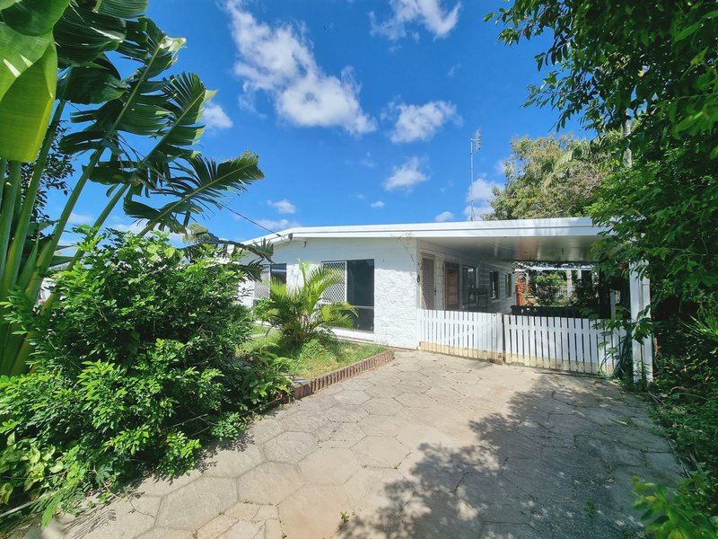 11 Yukana Street, Boyne Island QLD 4680