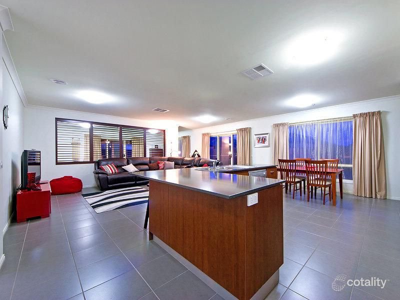 Photo - 11 Zelkova Court, Tarneit VIC 3029 - Image 3