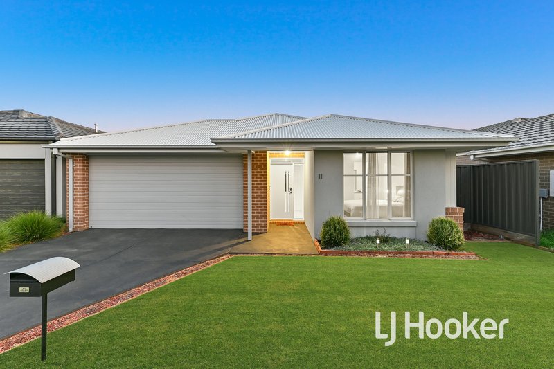 11 Zermatt Loop, Pakenham VIC 3810