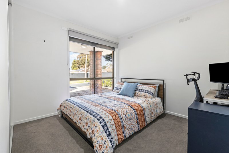 Photo - 1/10-12 Chatham Close, Bell Post Hill VIC 3215 - Image 5