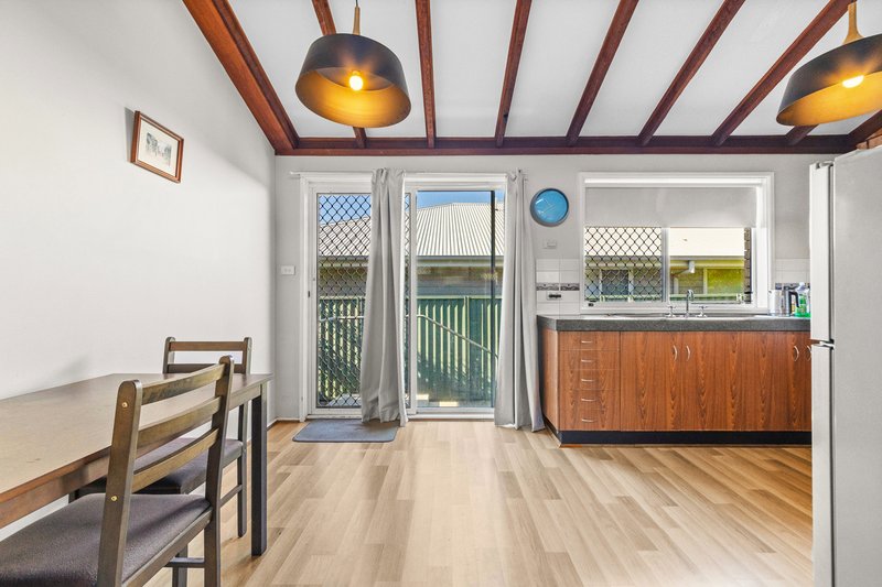 Photo - 1/10-12 Kalulah Avenue, Gorokan NSW 2263 - Image 3