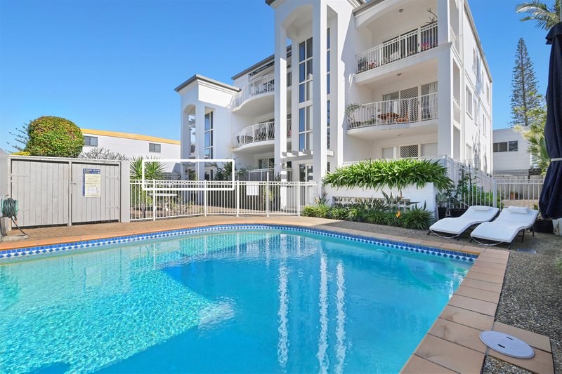 Photo - 1/10-12 Redondo Avenue, Miami QLD 4220 - Image 1