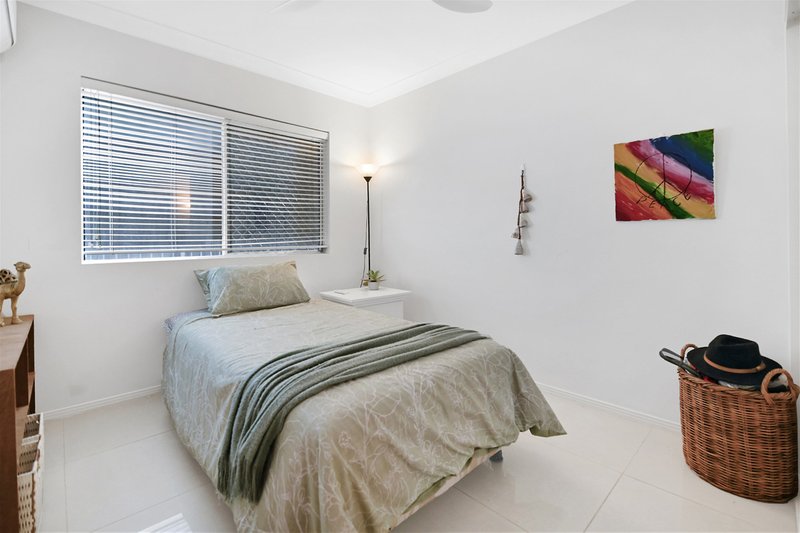 Photo - 1/10-12 Redondo Avenue, Miami QLD 4220 - Image 9