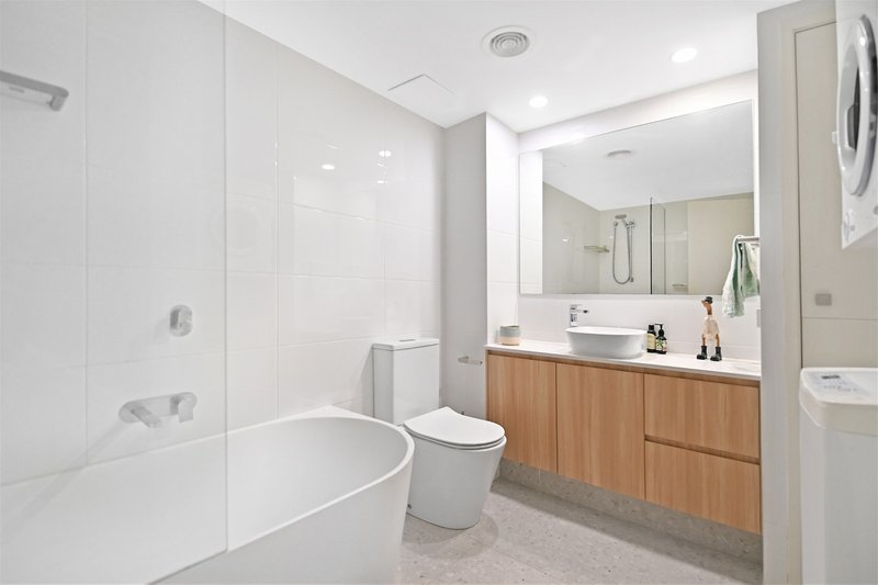 Photo - 1/10-12 Redondo Avenue, Miami QLD 4220 - Image 10