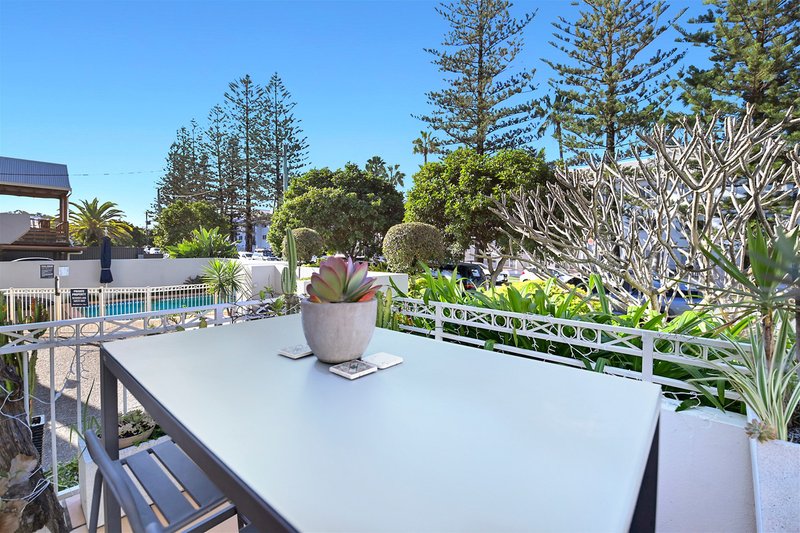 Photo - 1/10-12 Redondo Avenue, Miami QLD 4220 - Image 11