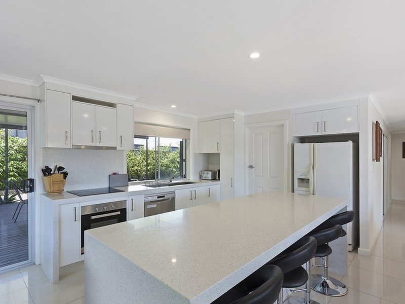 Photo - 110 Acanthus Avenue, Burleigh Heads QLD 4220 - Image 2