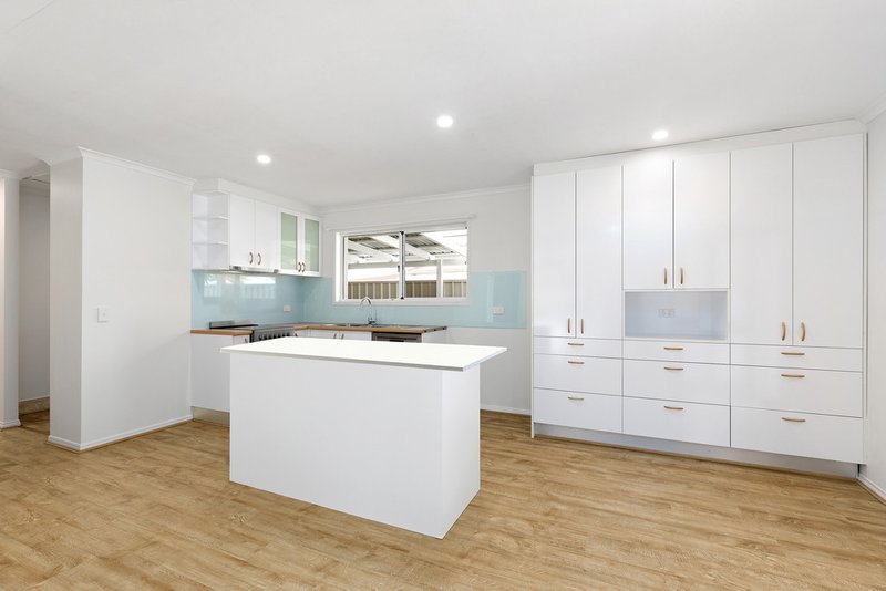 Photo - 1/10 Avron Close, Tewantin QLD 4565 - Image 3