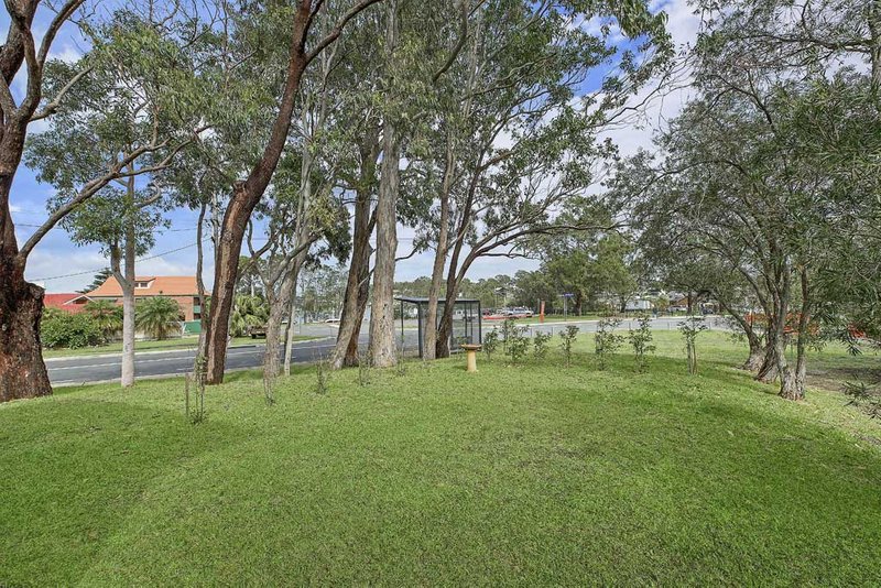 Photo - 1/10 Balmoral Place, Fishing Point NSW 2283 - Image 6