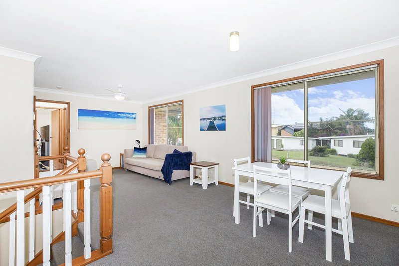 Photo - 1/10 Balmoral Place, Fishing Point NSW 2283 - Image 11