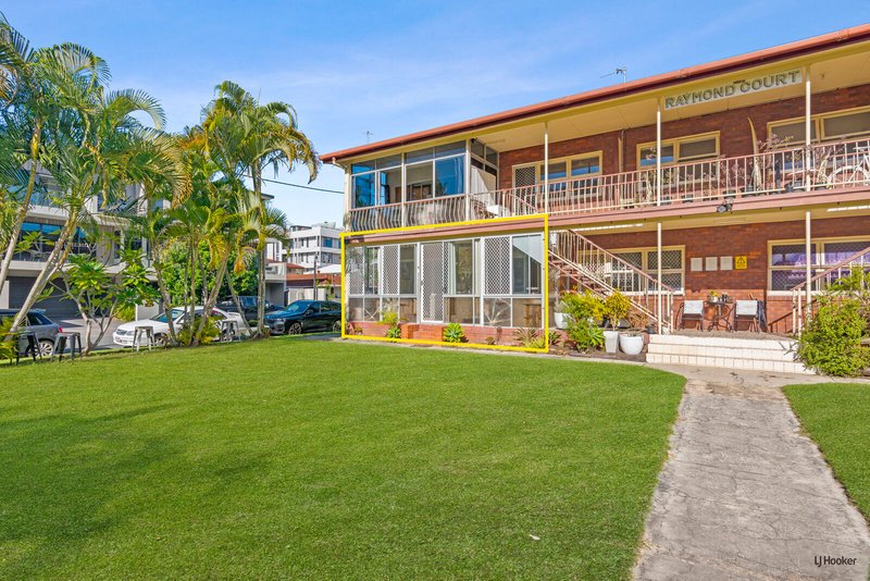 Photo - 1/10 Beelyu Street, Burleigh Heads QLD 4220 - Image 1