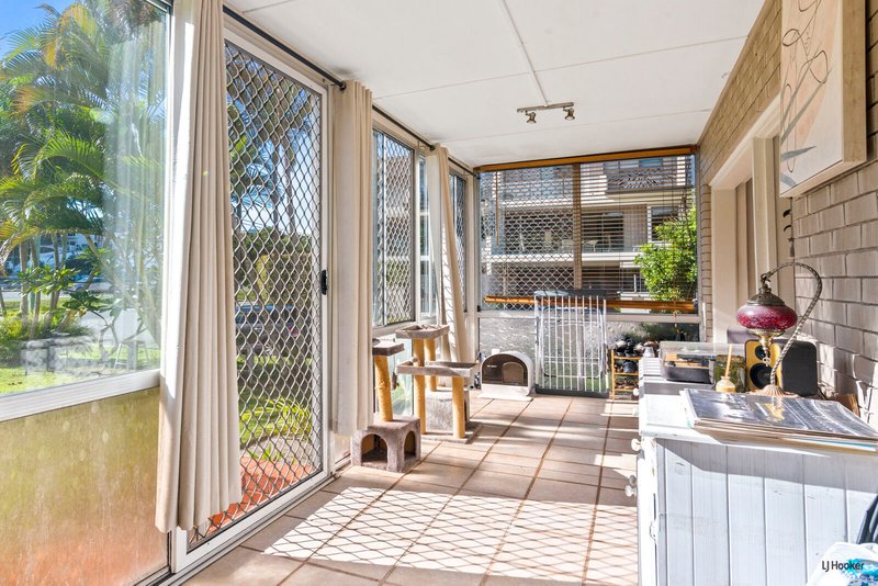 Photo - 1/10 Beelyu Street, Burleigh Heads QLD 4220 - Image 4