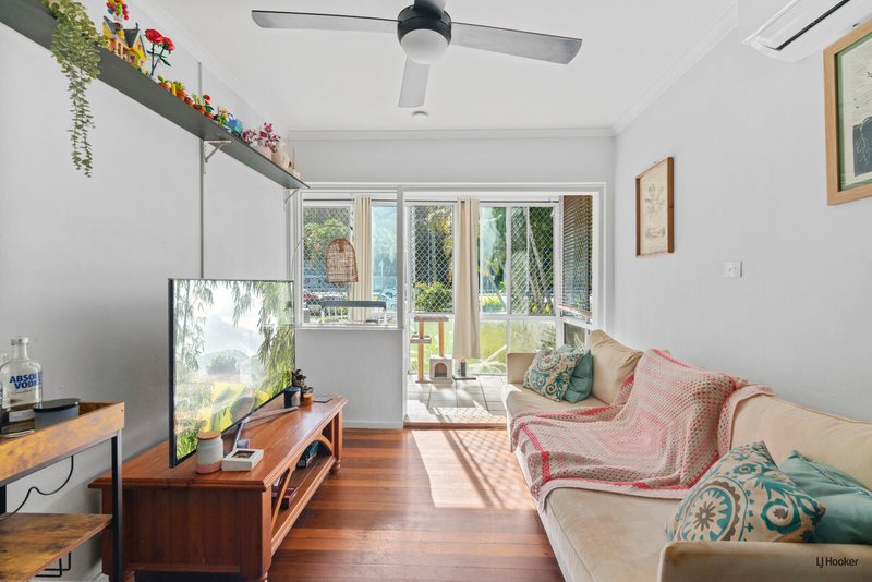 Photo - 1/10 Beelyu Street, Burleigh Heads QLD 4220 - Image 7