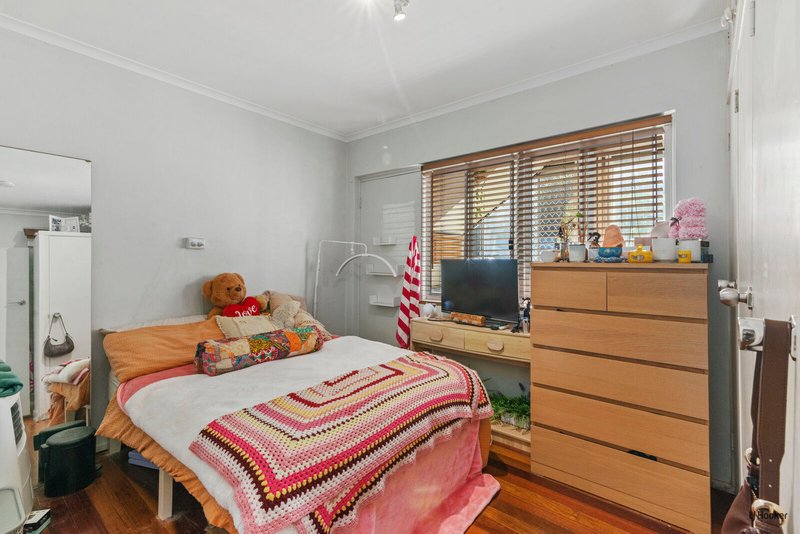 Photo - 1/10 Beelyu Street, Burleigh Heads QLD 4220 - Image 12