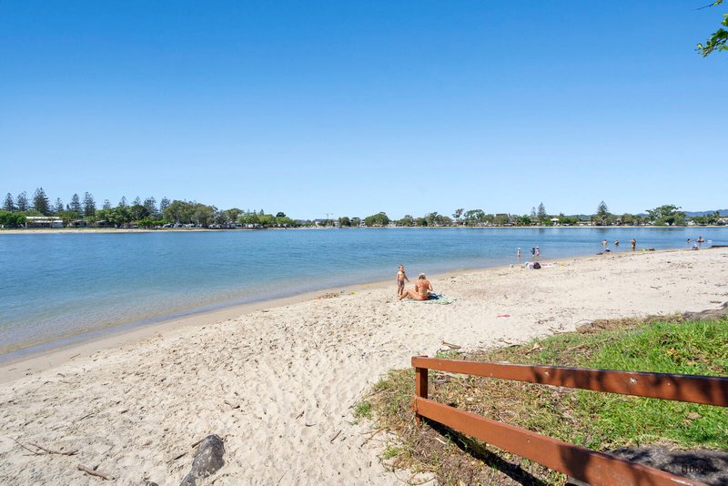 Photo - 1/10 Beelyu Street, Burleigh Heads QLD 4220 - Image 20