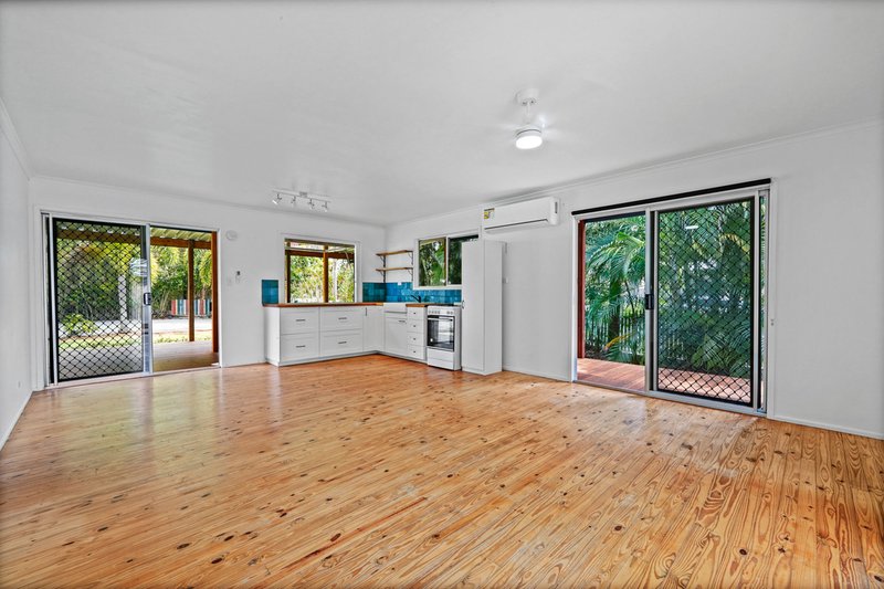 Photo - 110 Bishop Road, Beachmere QLD 4510 - Image 5