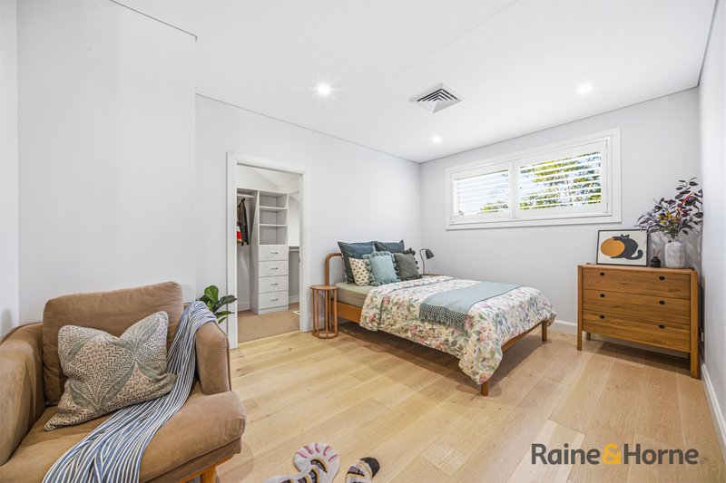 Photo - 1/10 Bobbin Head Road, Pymble NSW 2073 - Image 12
