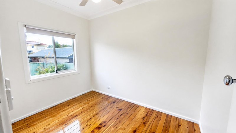 Photo - 110 Bogalara Road, Old Toongabbie NSW 2146 - Image 3