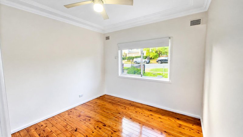 Photo - 110 Bogalara Road, Old Toongabbie NSW 2146 - Image 8