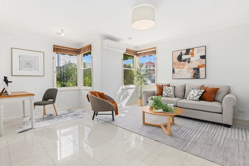 Photo - 1/10 Boyanna Road, Glen Waverley VIC 3150 - Image 1