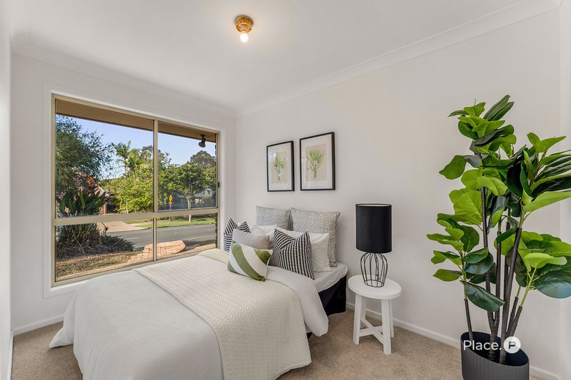 Photo - 110 Cadogan Street, Carindale QLD 4152 - Image 3