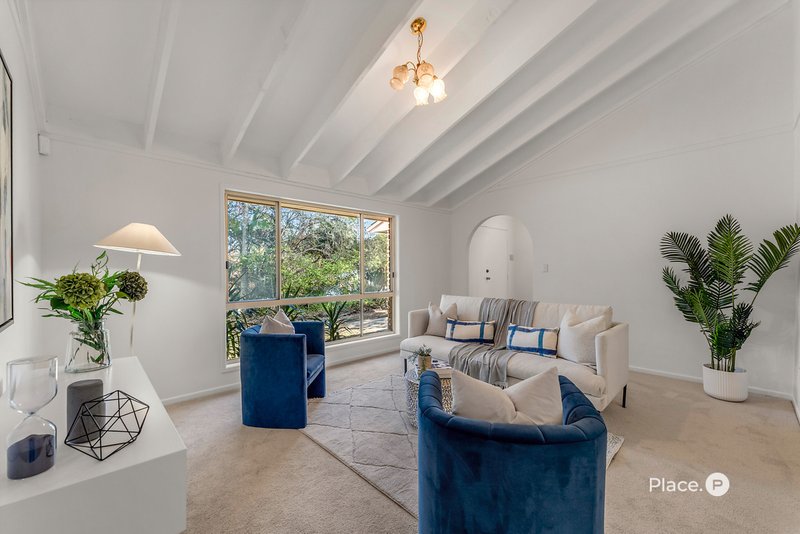 Photo - 110 Cadogan Street, Carindale QLD 4152 - Image 5