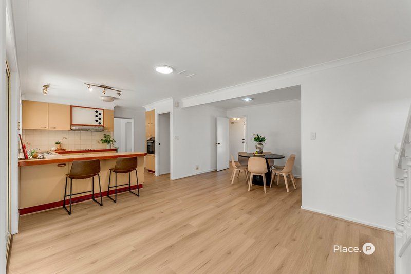 Photo - 110 Cadogan Street, Carindale QLD 4152 - Image 7