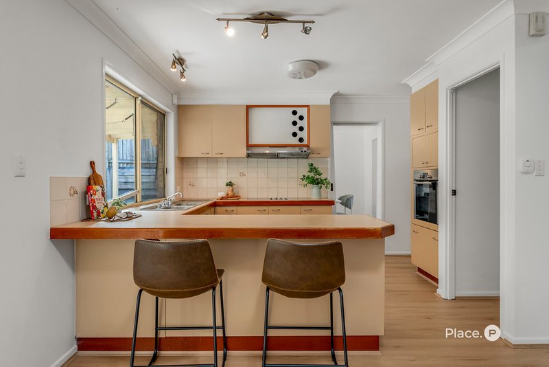 Photo - 110 Cadogan Street, Carindale QLD 4152 - Image 8