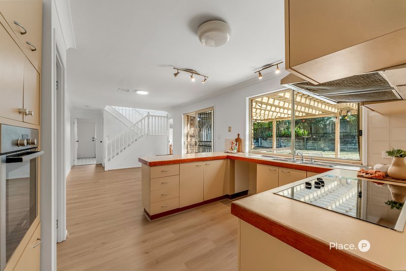Photo - 110 Cadogan Street, Carindale QLD 4152 - Image 10