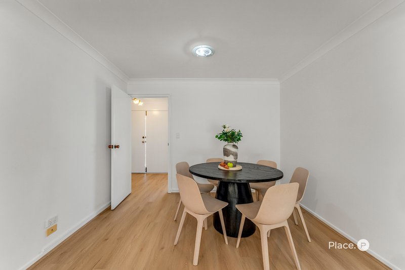 Photo - 110 Cadogan Street, Carindale QLD 4152 - Image 11