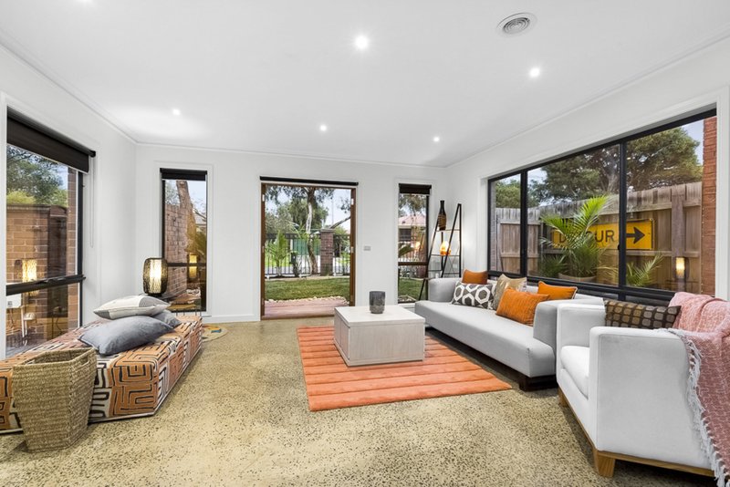 Photo - 1/10 Callander Road, Pascoe Vale VIC 3044 - Image 2