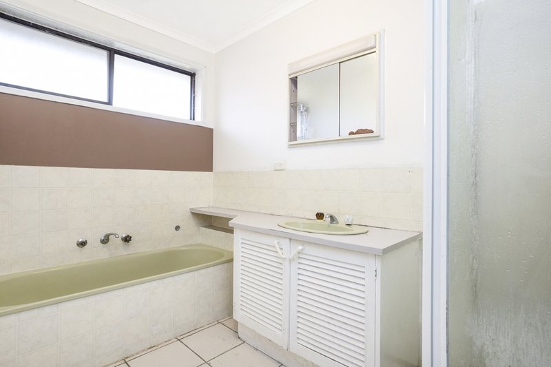 Photo - 1/10 Cambridge Crescent, Werribee VIC 3030 - Image 5