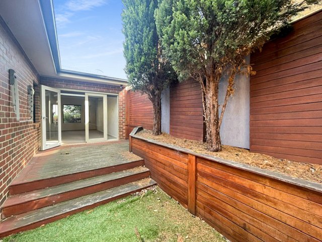 Photo - 1/10 Caroline Street, Highton VIC 3216 - Image 2