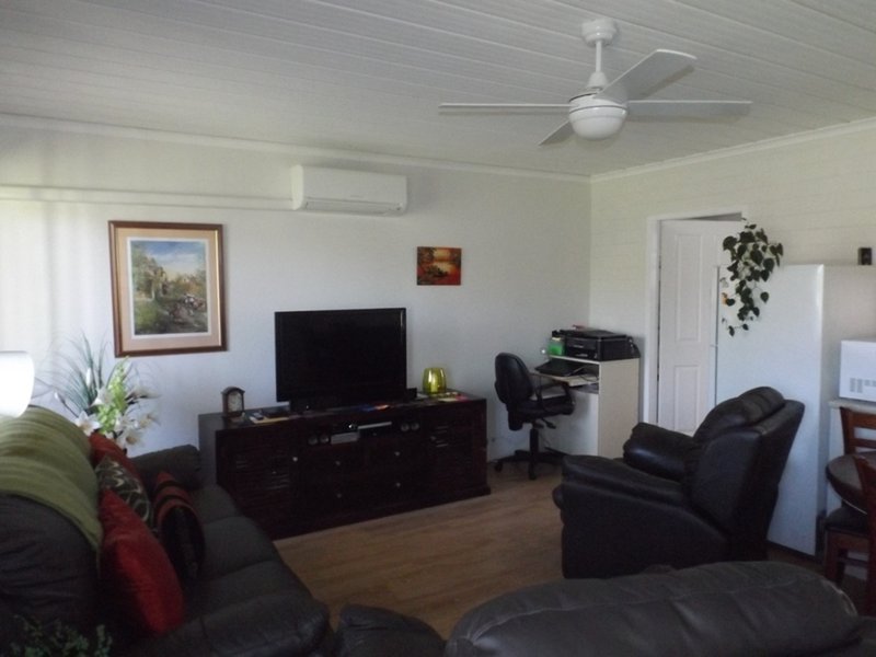 Photo - 1/10 Catlin Avenue, Batemans Bay NSW 2536 - Image 9