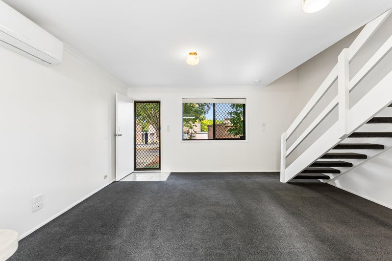Photo - 1/10 Cognac Court, Kingston QLD 4114 - Image 2
