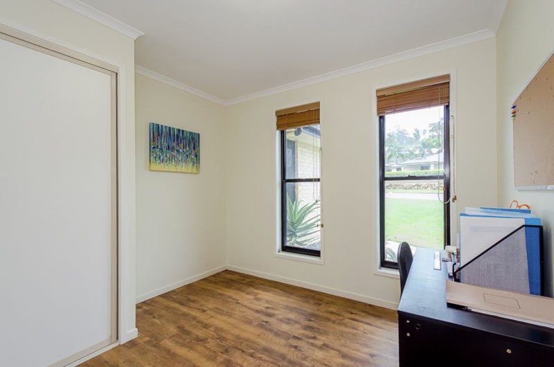 Photo - 110 Col Brown Avenue, Clinton QLD 4680 - Image 7