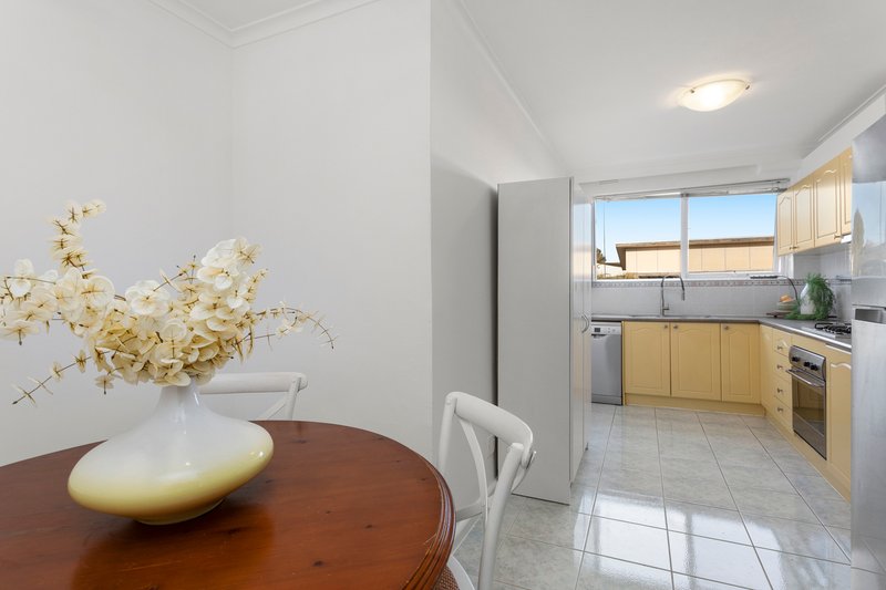 Photo - 1/10 Commercial Road, Mentone VIC 3194 - Image 5