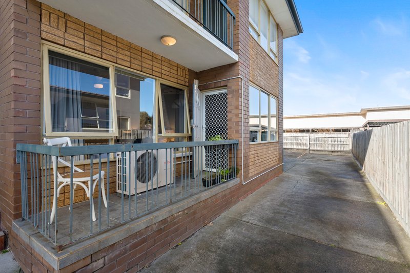 Photo - 1/10 Commercial Road, Mentone VIC 3194 - Image 12