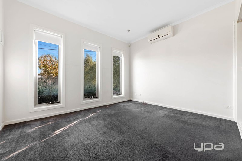 Photo - 1/10 Cowper Avenue, St Albans VIC 3021 - Image 4