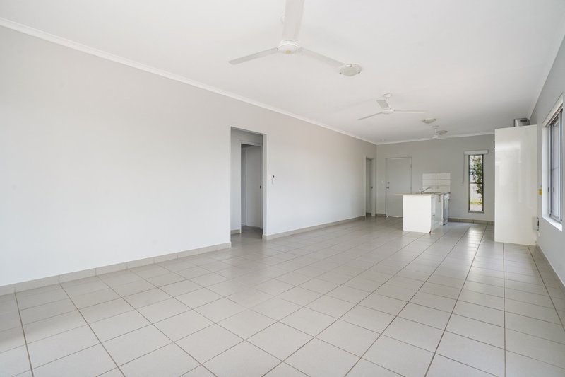 Photo - 1/10 Damascene Crescent, Bellamack NT 0832 - Image 6